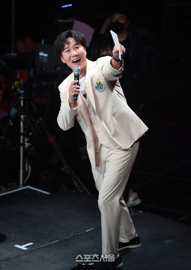 [포토]도경완, 더트롯쇼 시작합니다!