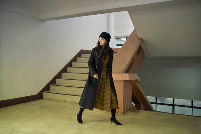 still_02