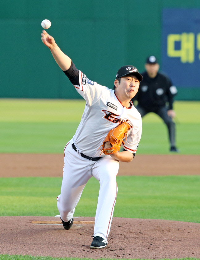 '깔끔+위력투' 이민우, 데뷔 1706일만 삼성전 첫 승...'3~4이닝용'이라고? [SS 스타]