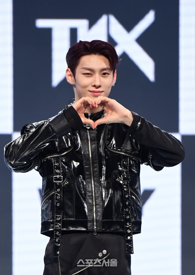 [포토]TNX 데뷔 쇼케이스, 멤버 우경준
