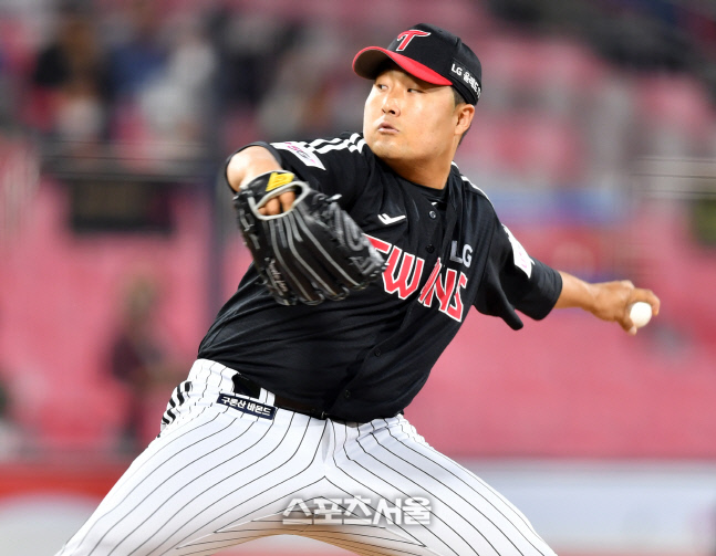 '승리 아이콘' 이우찬 "올해 마지막이라 생각…김용일 코치님 덕에 구속 올라"[SS인터뷰]