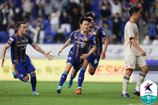 '엄원상 극적 결승포' 울산, 제주 1-0 누르고 '선두 유지'[현장리뷰]