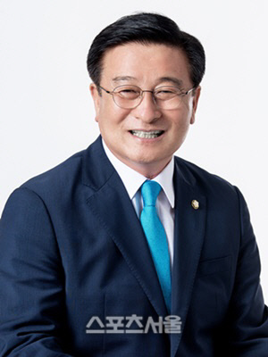 윤재갑 의원, 오토바이 전면번호판 부착 의무화한다