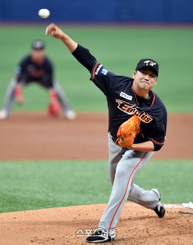 키움전 선발나선 이민우[포토]