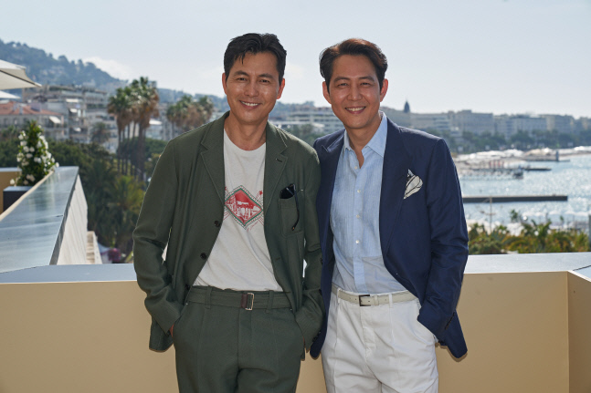 '헌트' 이정재-정우성, 칸 밝힌 우정..23년 만의 스크린 재회로 칸 레드카펫[SS칸리포트]