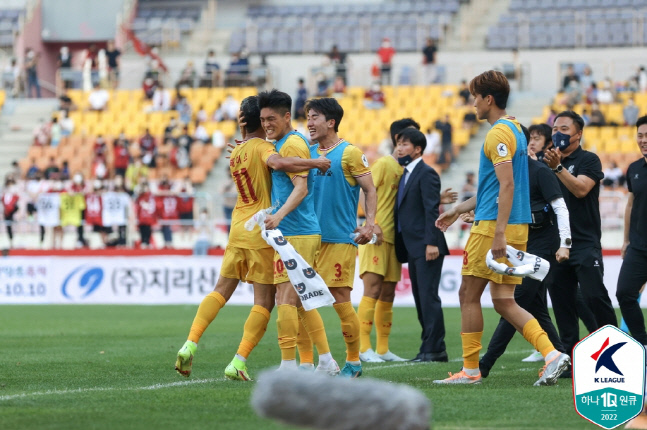 '헤이스 동점포' 광주, 경남과 2-2 무 '10연속 무패+선두 유지'…안산, 개막 16G만에 첫승(종합)