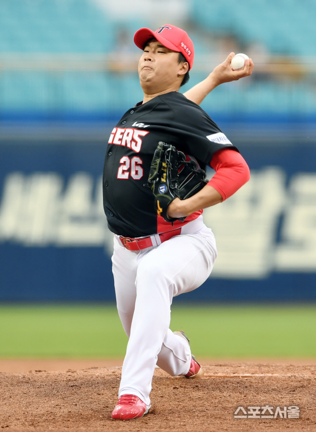 [포토]KIA 한승혁, 삼성과의 원정 경기 선발 등판
