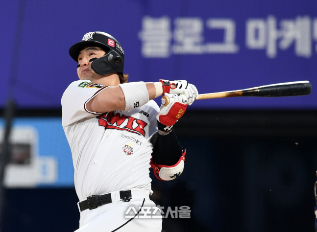[포토]KT 박병호, 시즌 6호 홈런은 역전 2점포!