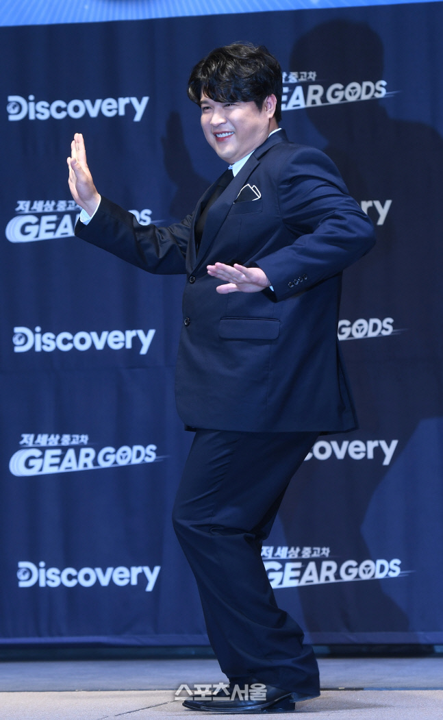 [포토] 신동 '귀여운 운전 포즈'