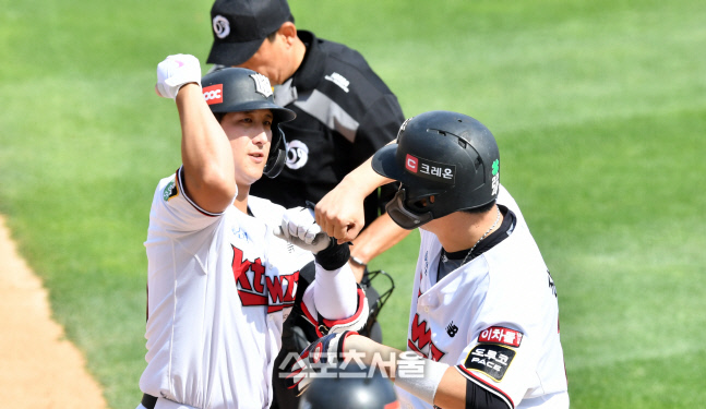 김민우 상대 2점홈런 황재균[포토]