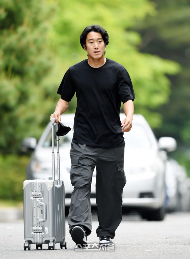 [포토]벤투호 두 번째 승선하는 박민규