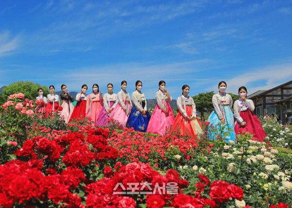 곡성군, 컬러풀 조이풀 뷰티풀 한복 입고 거니는 곡성 장미공원