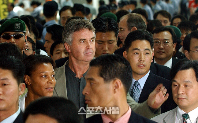 거스 히딩크-(2002)