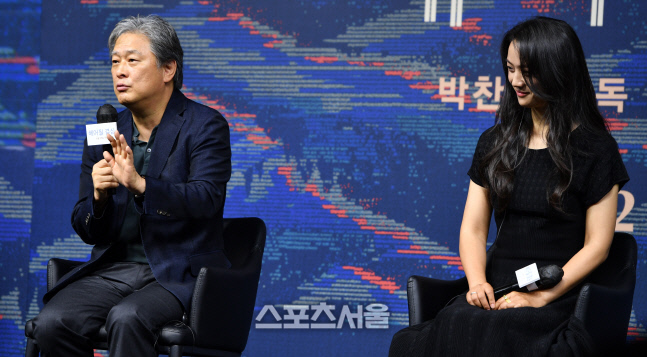 '헤어질 결심' 박찬욱 감독과 탕웨이[포토]