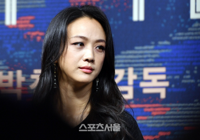 '헤어질 결심' 탕웨이, 박찬욱 감독에 "영화 스타일 왜 바뀌었어요?"