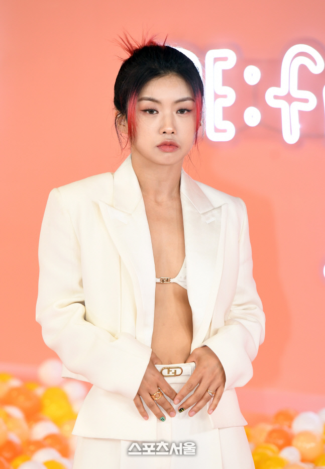 [포토]아이키, 과감한 패션으로...