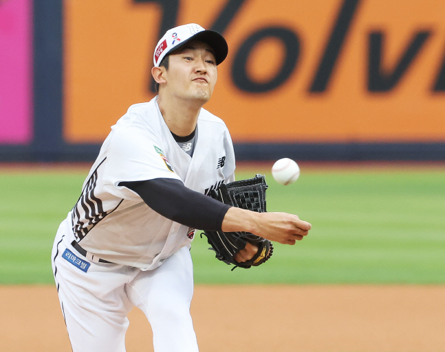 역투하는 고영표