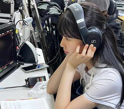 교복 입은 수지, 진짜 고등학생이래도 믿겠네..풋풋한 분위기 [★SNS]