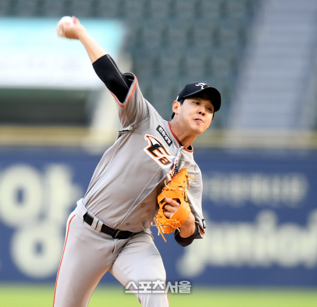 [포토] 윤대경 \'이 악물고 역투\'