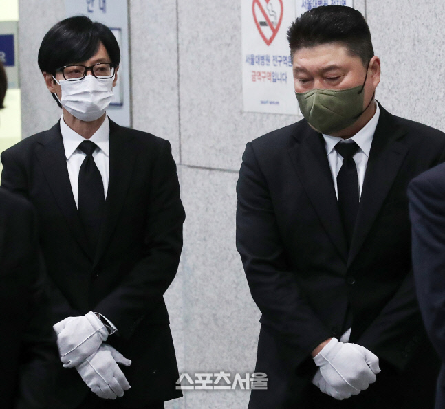 [포토]유재석-강호동, 나란히 슬픔에...