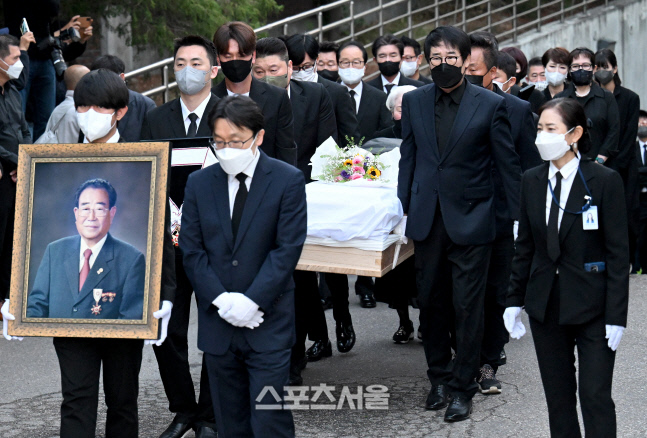 우리들의 '영원한 MC' 송해 잠들다…유재석·강호동 등 배웅[SS핫이슈]