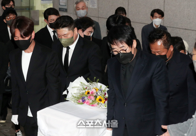 [포토]故 송해 운구하는 양상국-강호동-최양락