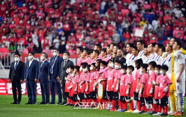 대한민국-파라과이 평가전, 양국국가 울려펴지는[포토]