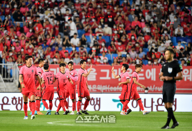 대한민국-파라과이 평가전 나서는 태극전사들[포토]