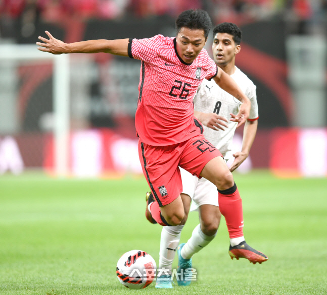 [포토] 고승범 \'가볍게 날아서\'