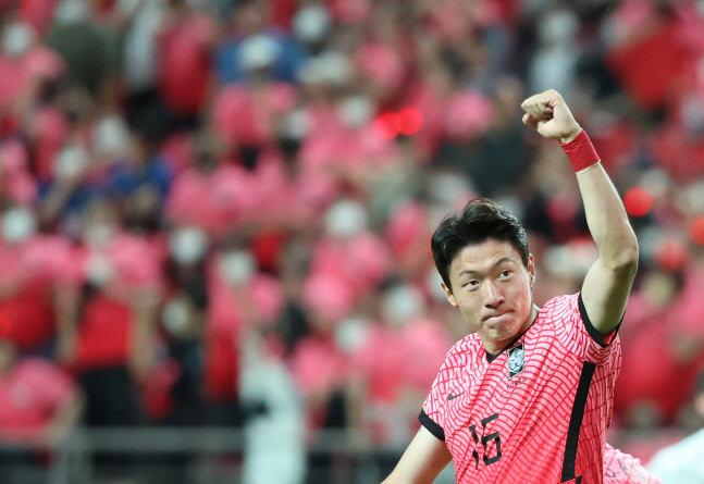 선제골을 넣은 황의조