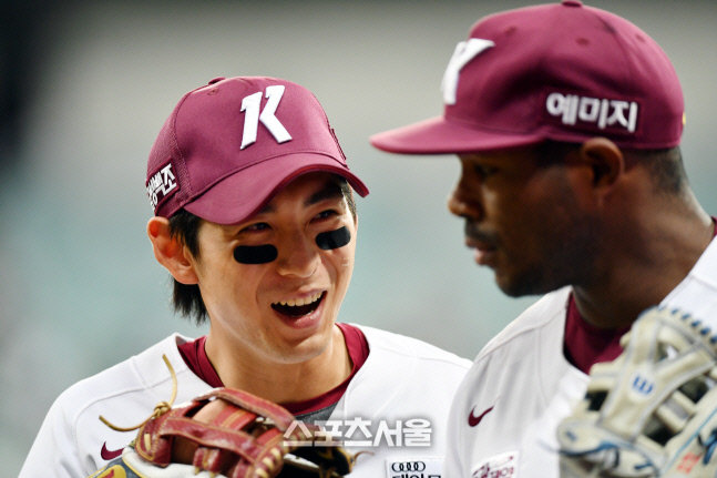 \'푸이그 레이저송구에\' 입이 쩍 이정후[포토]