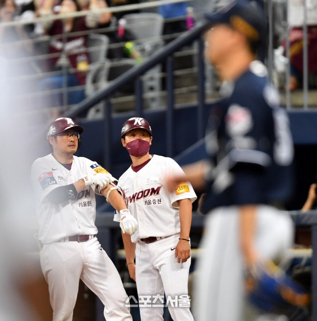 이영하 강판시키는 추격타점, 이지영[포토]