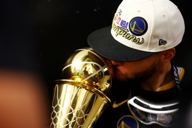 GS 워리어스 8년 동안 4차례 NBA 우승으로 다이너스티 완성