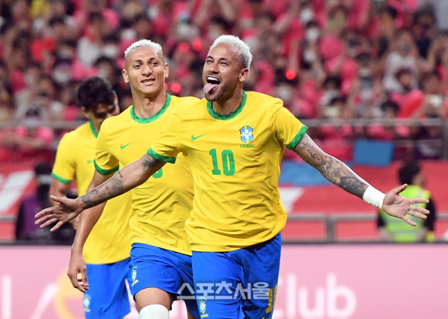 겨우 서른인데……네이마르, 브라질대표팀 은퇴? 10번 유니폼 호드리구에게 물려주기로