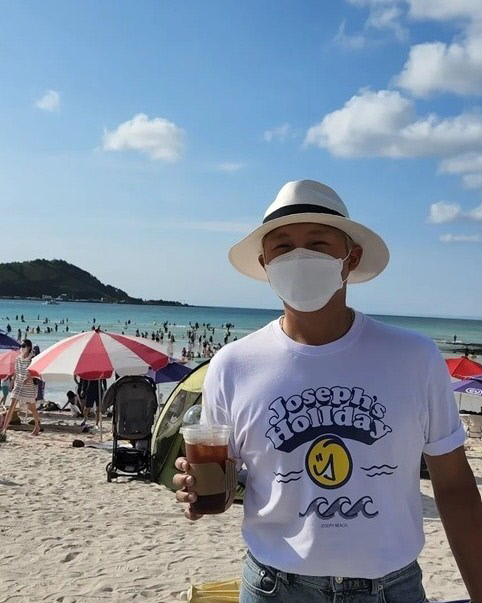 "그녀도 와 있을까" 조세호, 모래사장 속 그녀 찾기[★SNS]