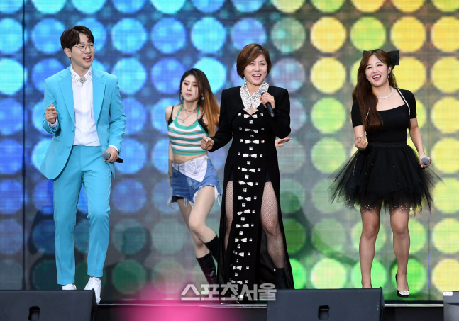 [포토] 안성훈-한혜진-정다경 '흥 폭발'