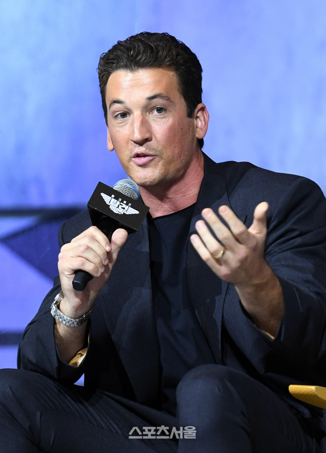 [포토]\'탑건:매버릭\' 출연 소감 밝히는 마일즈 텔러