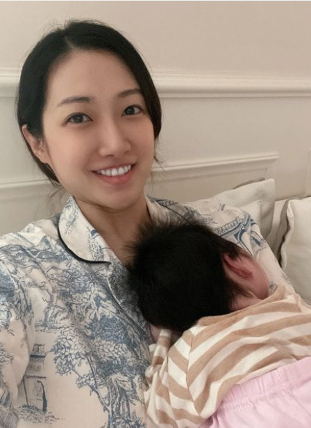 '조충현♥' 김민정 아나, 출산 후 젖몸살 고통 토로 "내 가슴 돌덩이"[★SNS]
