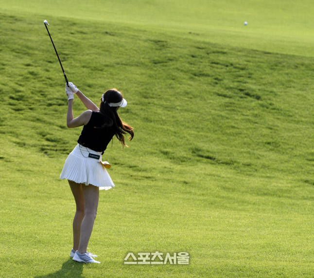 청량하기 그지없는 인플루언서 신지연, 골플루언서 챌린지의 그녀! [포토]