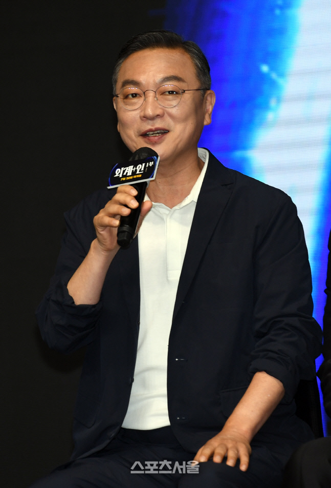 [포토]'외계+인' 김의성, '가면이 실물 보다 더 잘 생겼대요!'