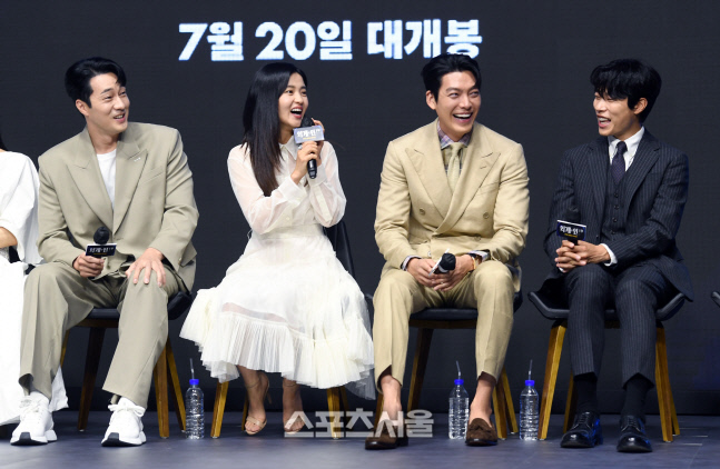 [포토]\'외계+인\'의 소지섭-김태리-김우빈-류준열