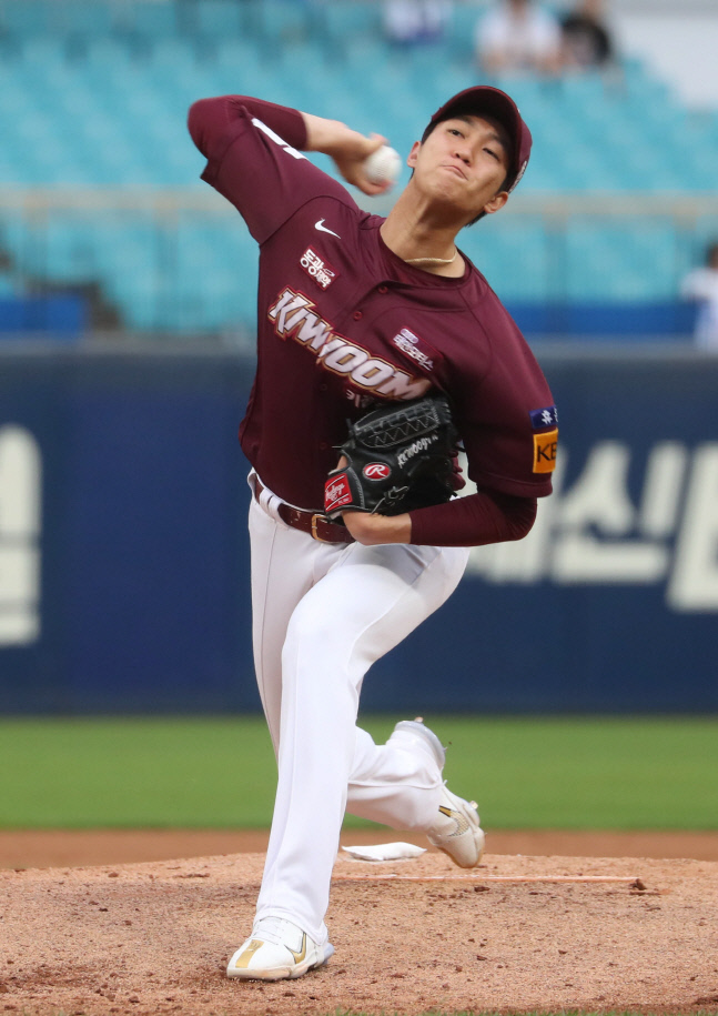 키움 안우진, 마침내 꿈의 구속 '160km' 쾅!...'97구'째 이런 공이라니 [SS 시선집중]