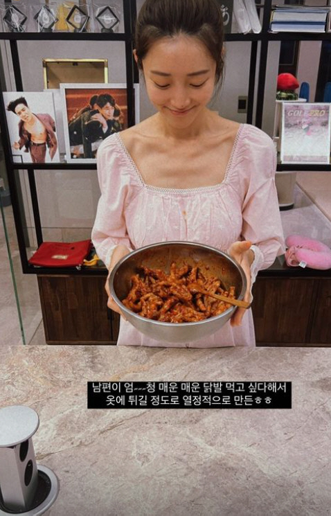 '임창정♥' 서하얀, 툭 튀어나온 쇄골뼈..군살 1도 없는 슬렌더 몸매[★SNS]