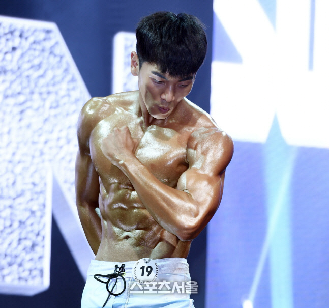눈부신 근육의 이민수, 환상의 근육을 자랑하는 WNGP 수원 피지크 훈남! [포토]