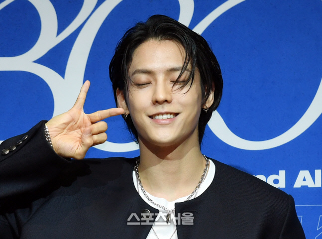 [포토]비투비 이민혁, 눈 지그시 감고...