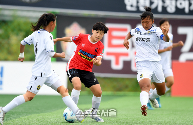 [포토] 신지윤 '한박자 쉬고'