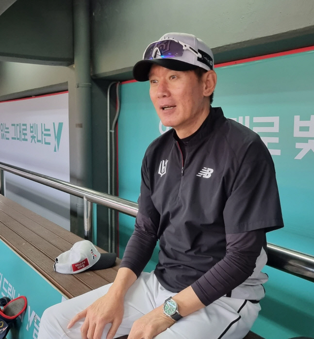 '대승' 이강철 감독 "박병호-황재균 홈런으로 분위기 가져왔다" [SS 대구in]