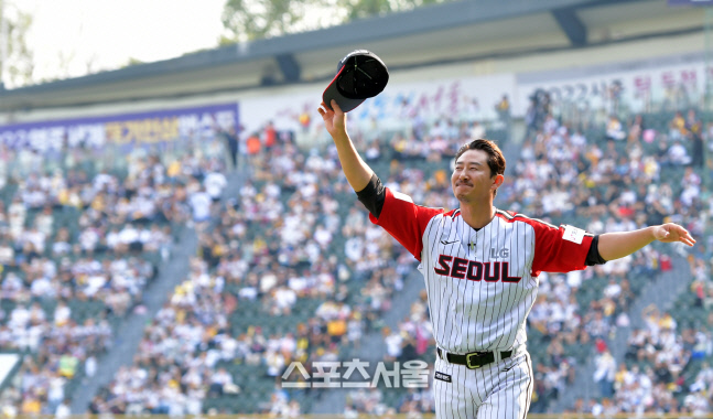 '감정이 묻어나는 표정' 2년만에 열린 박용택 은퇴식[포토]