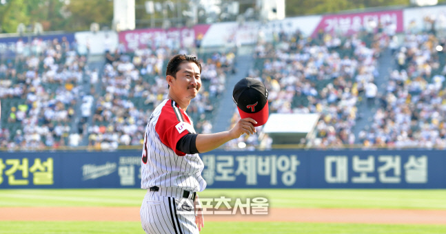 '북받치는 감정' 2년만에 열린 박용택 은퇴식[포토]