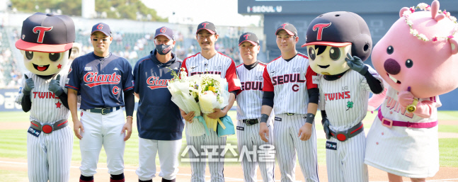 '양팀 감독 축하받는' 2년만에 열린 박용택 은퇴식[포토]